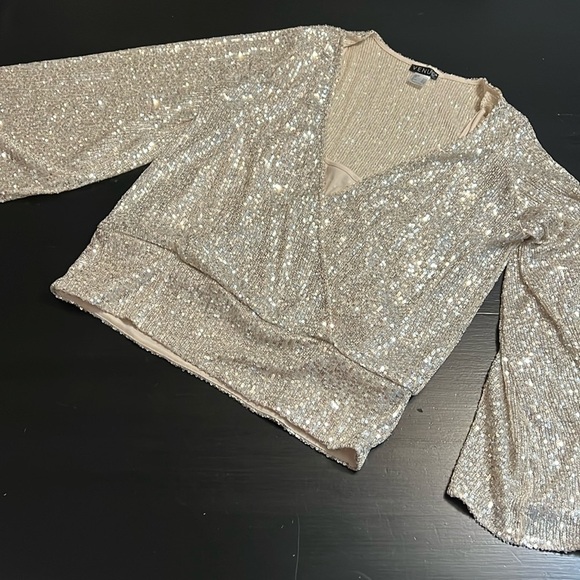 VENUS Tops - Venus sequin top size large flare sleeves
